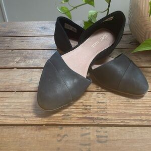 Tom’s Black Flats size 10